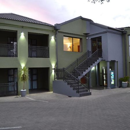 African Sands Guesthouse Load Shedding Free Bloemfontein Exterior photo