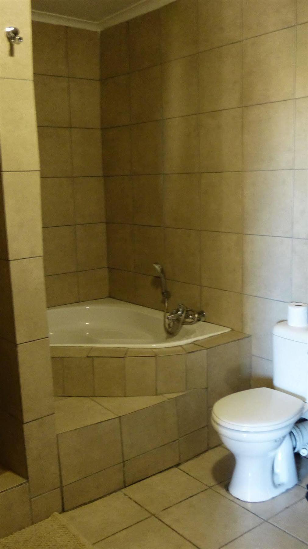 African Sands Guesthouse Load Shedding Free Bloemfontein Exterior photo