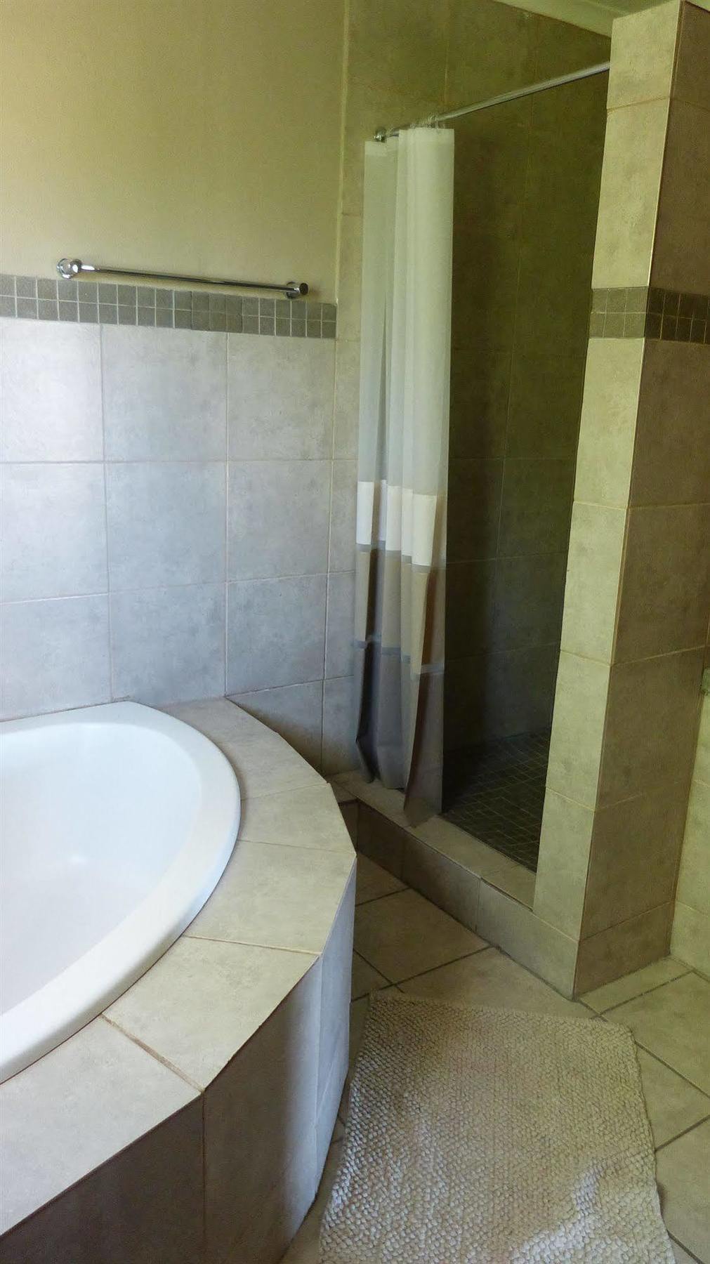 African Sands Guesthouse Load Shedding Free Bloemfontein Exterior photo